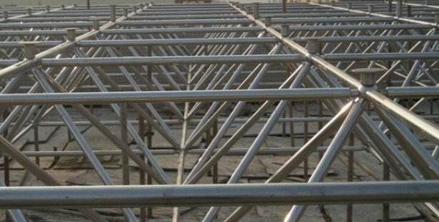 开原盘点螺栓球网架构件施工前的3方面考试事件